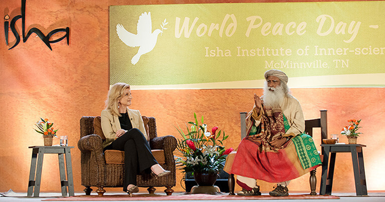 Arianna Huffington & Sadhguru: Can women leaders make the world more peaceful?